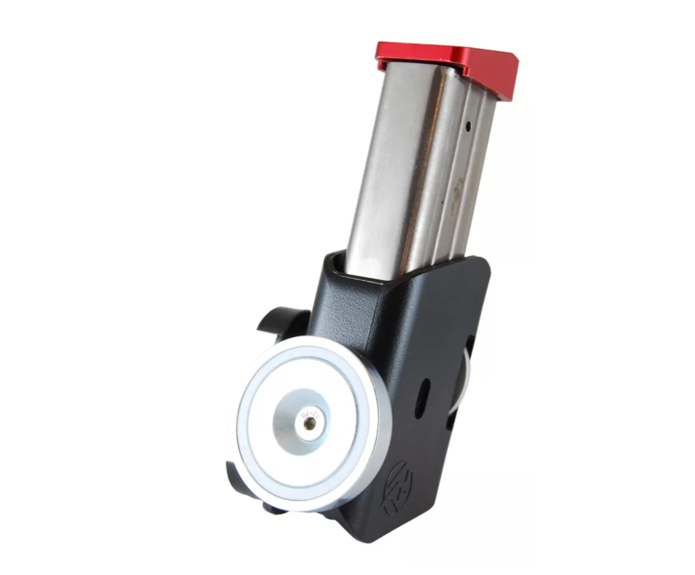 DAA Racer Pouch with Magnet